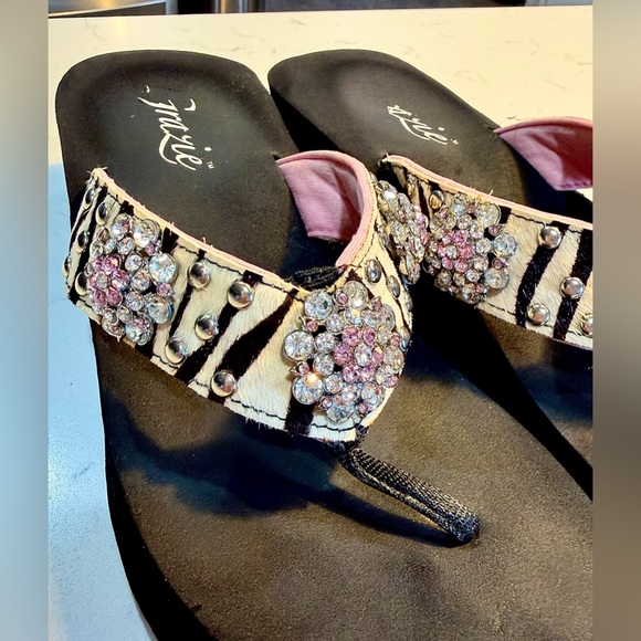 Grazie Leather Animal Print/ Pink/ white Rhinestone details Sandals size 8.5 - Picture 6 of 8